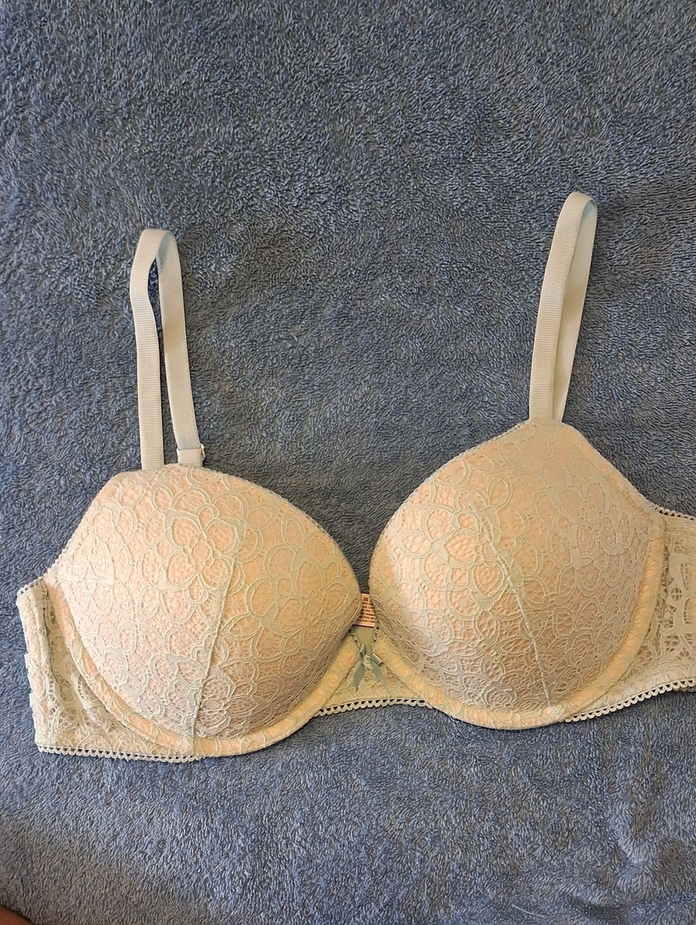 Victoria's Secret,Dream Angels,Lace, Push-Up Bra in Light Green,      '